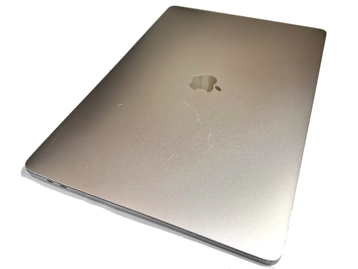 Apple MacBook Pro 2018 Touch Bar | i7 | 32gb | 256gb SSD | 15 inch